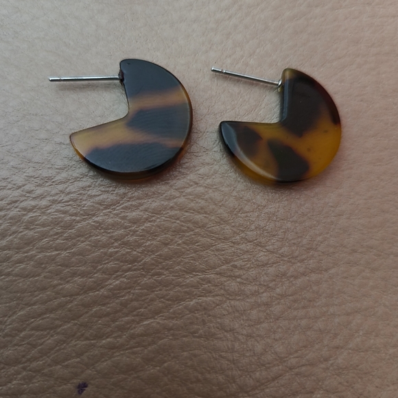 Two for $20,  Tortoise Shell Earrings, Shell Hoop Earrings, Minimalist Cute - Picture 5 of 8